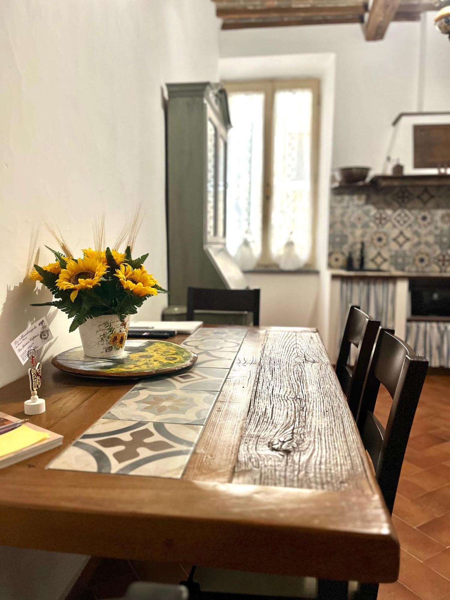 Il Girasole Storico Apartment Питиляно Екстериор снимка