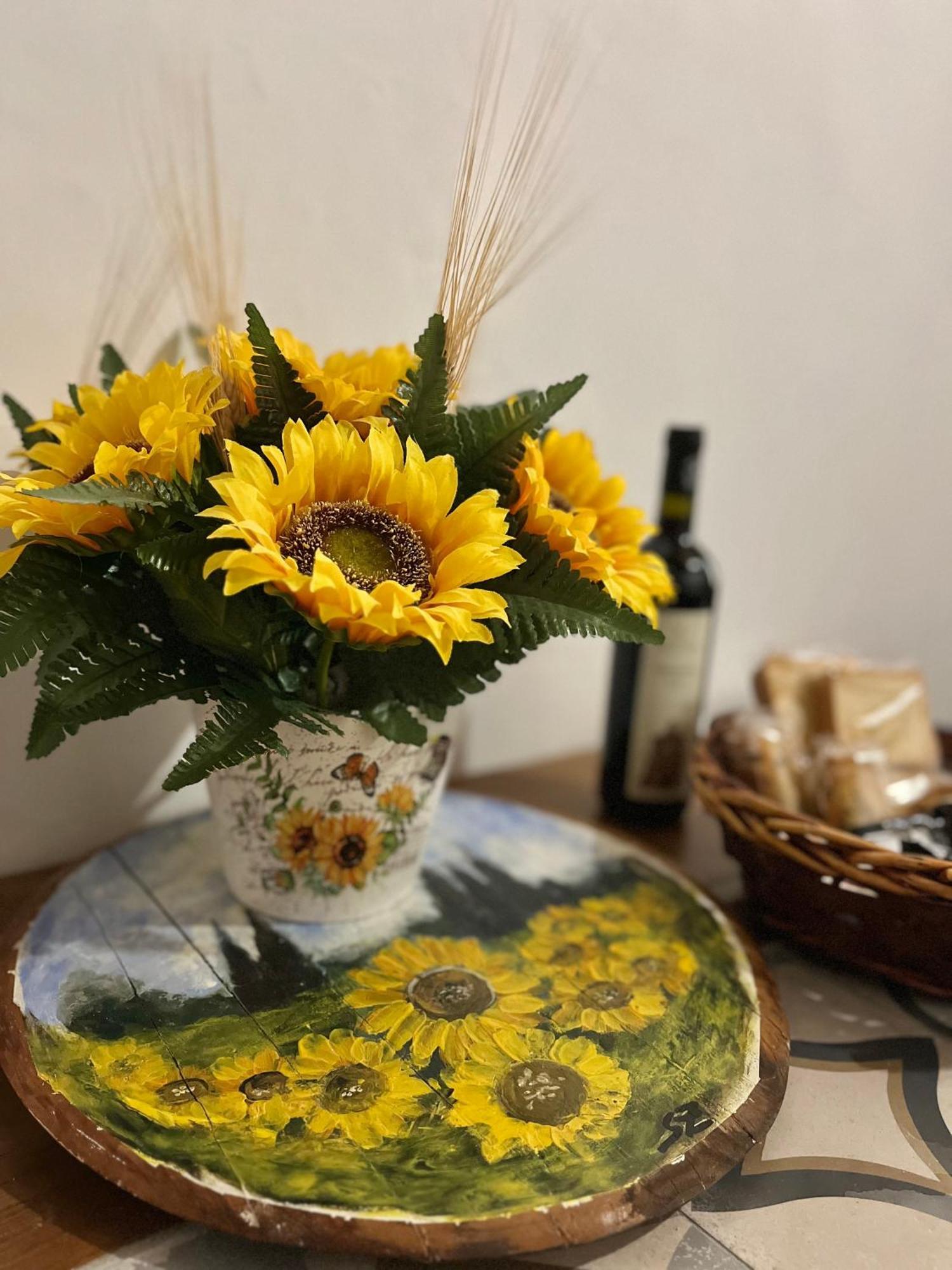 Il Girasole Storico Apartment Питиляно Екстериор снимка