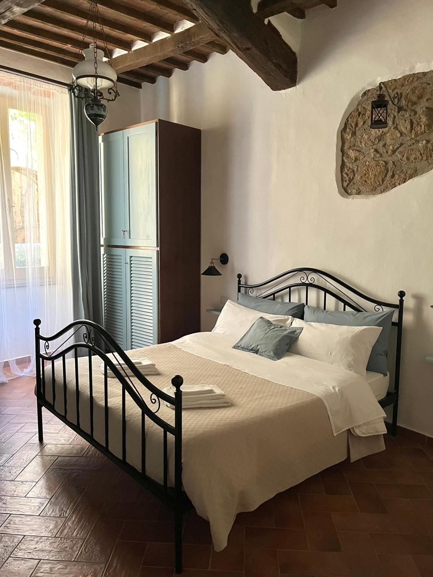 Il Girasole Storico Apartment Питиляно Екстериор снимка